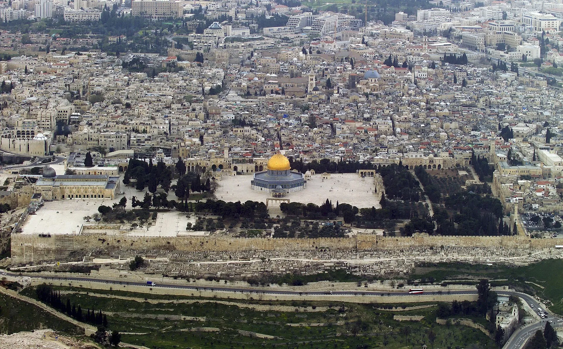 Pompey captures Jerusalem historical image 1